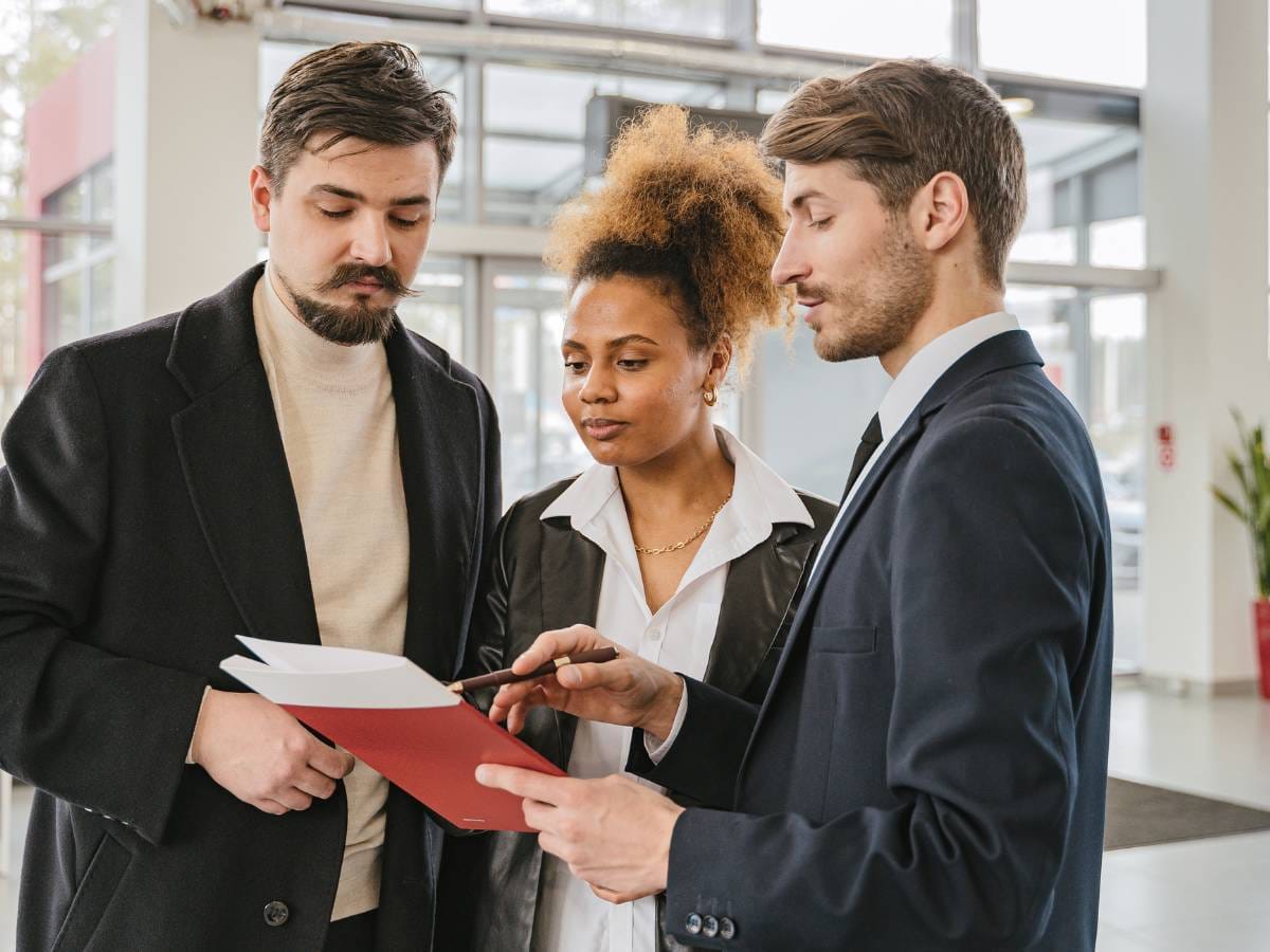 Rozmowa o integracji trójki ludzi