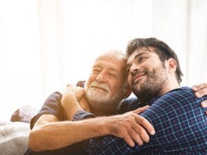 Ojciec i syn w uścisku