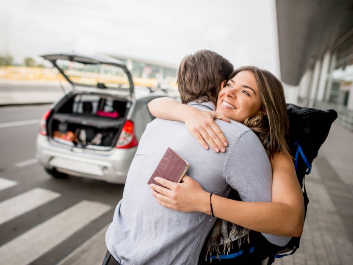 Uścisk kobiety i mężczyzny